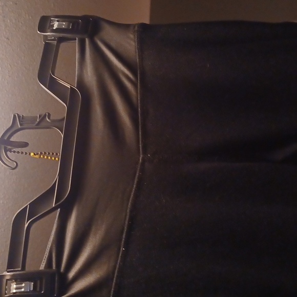 😁Jessica Simpson faux leather look warm up leggings - Picture 2 of 10